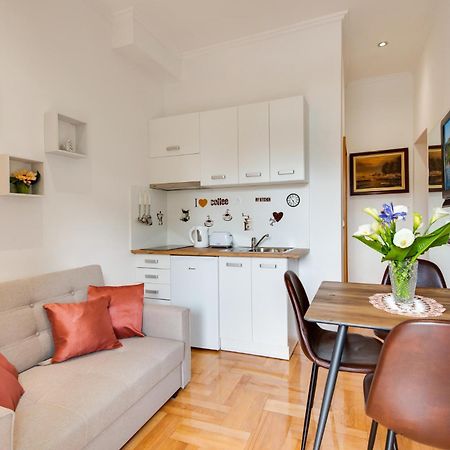Studio Apartment Vittoria ลอฟราน ภายนอก รูปภาพ